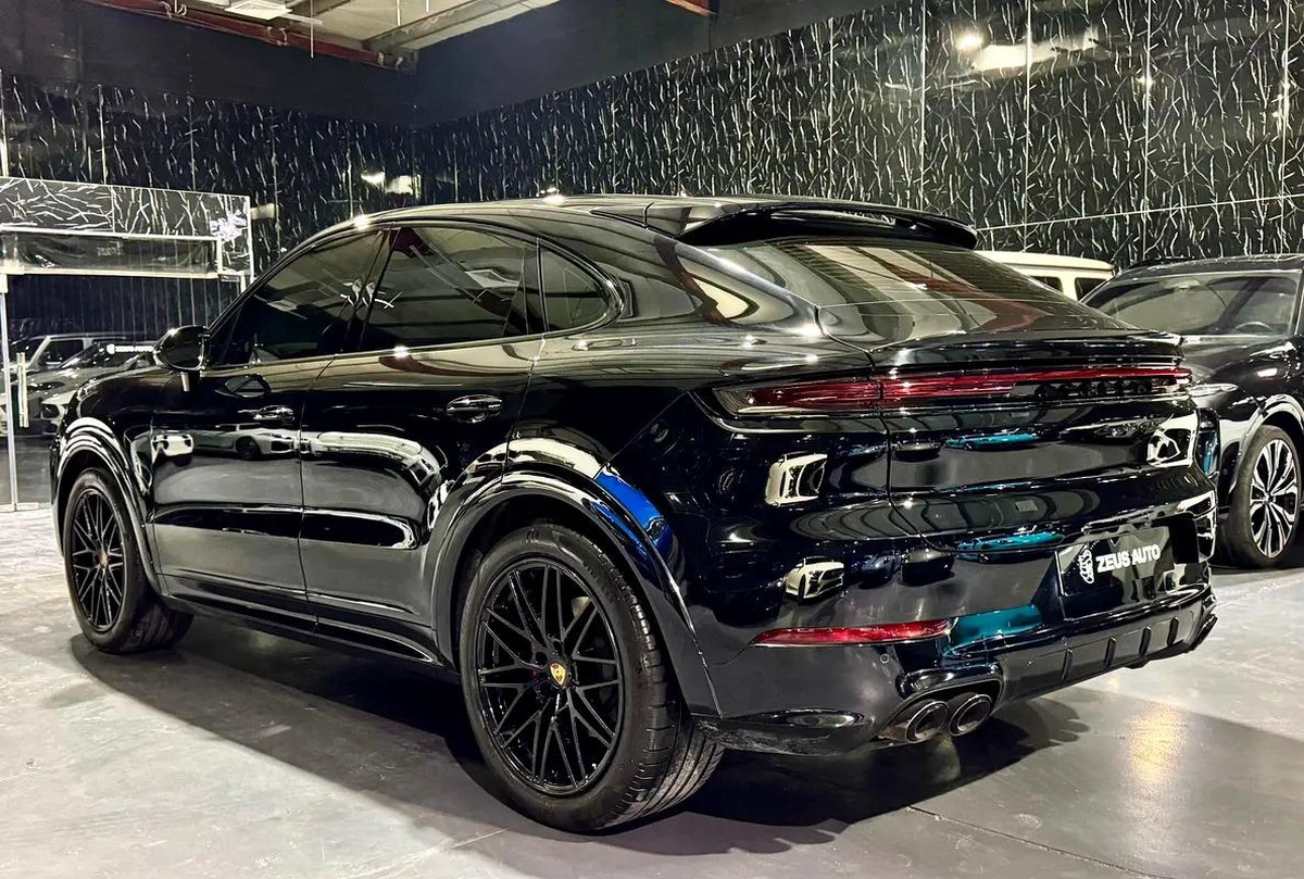 Porsche Cayenne S 2024 | Low Mileage | Excellent Condition | GCC Specs | Full Service History-13-13