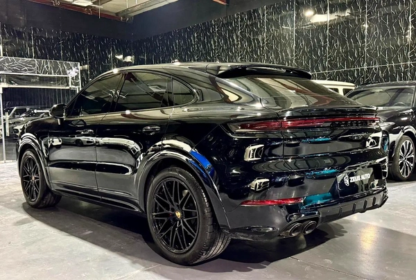 Porsche Cayenne S 2024 | Low Mileage | Excellent Condition | GCC Specs | Full Service History