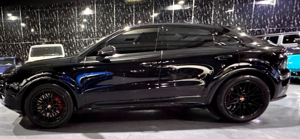 Porsche Cayenne S 2024 | Low Mileage | Excellent Condition | GCC Specs | Full Service History