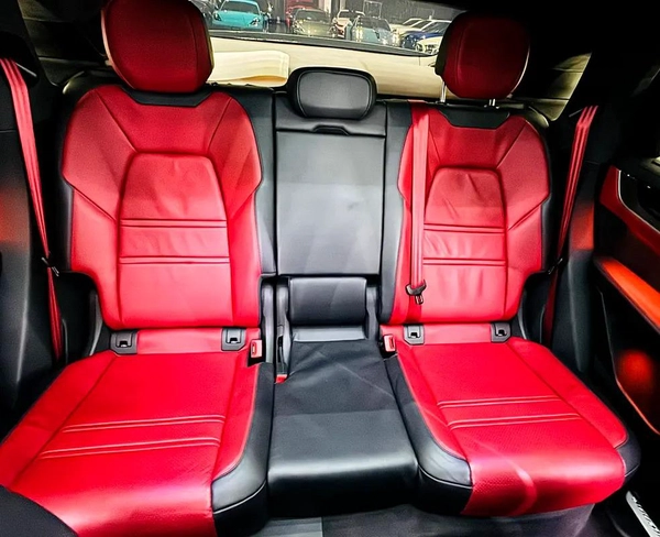 Porsche Cayenne S 2024 | Low Mileage | Excellent Condition | GCC Specs | Full Service History