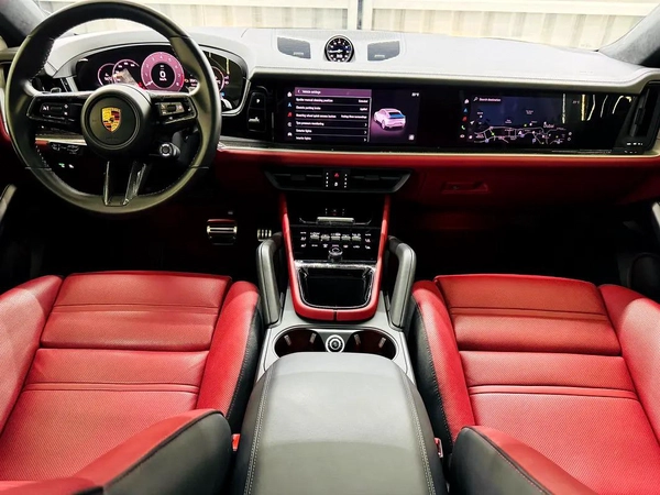 Porsche Cayenne S 2024 | Low Mileage | Excellent Condition | GCC Specs | Full Service History