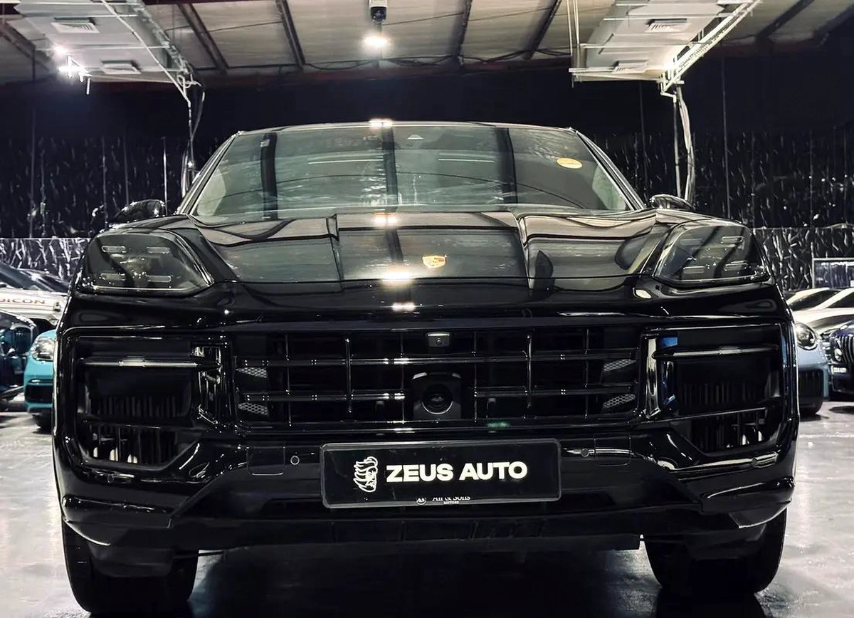 Porsche Cayenne S 2024 | Low Mileage | Excellent Condition | GCC Specs | Full Service History-2-2