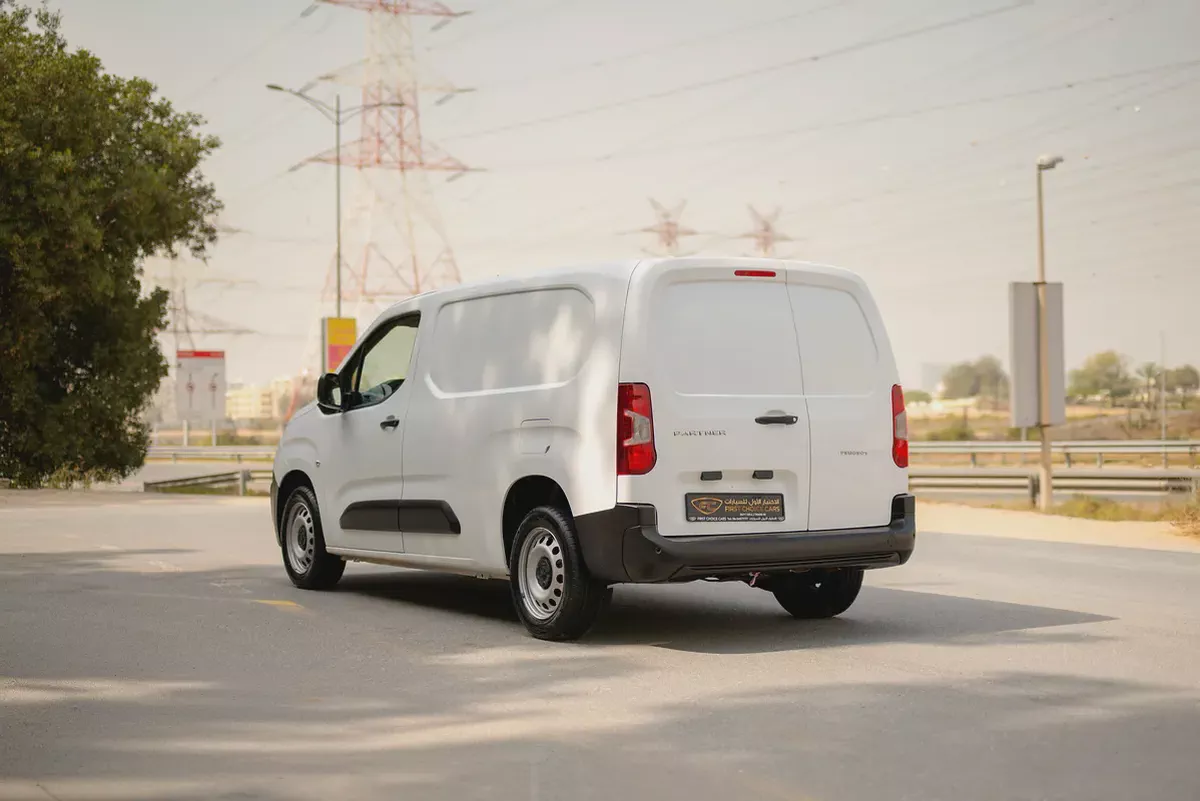 Peugeot Partner | Delivery Van | Petrol | GCC Specs | Ref#P26612-3-3