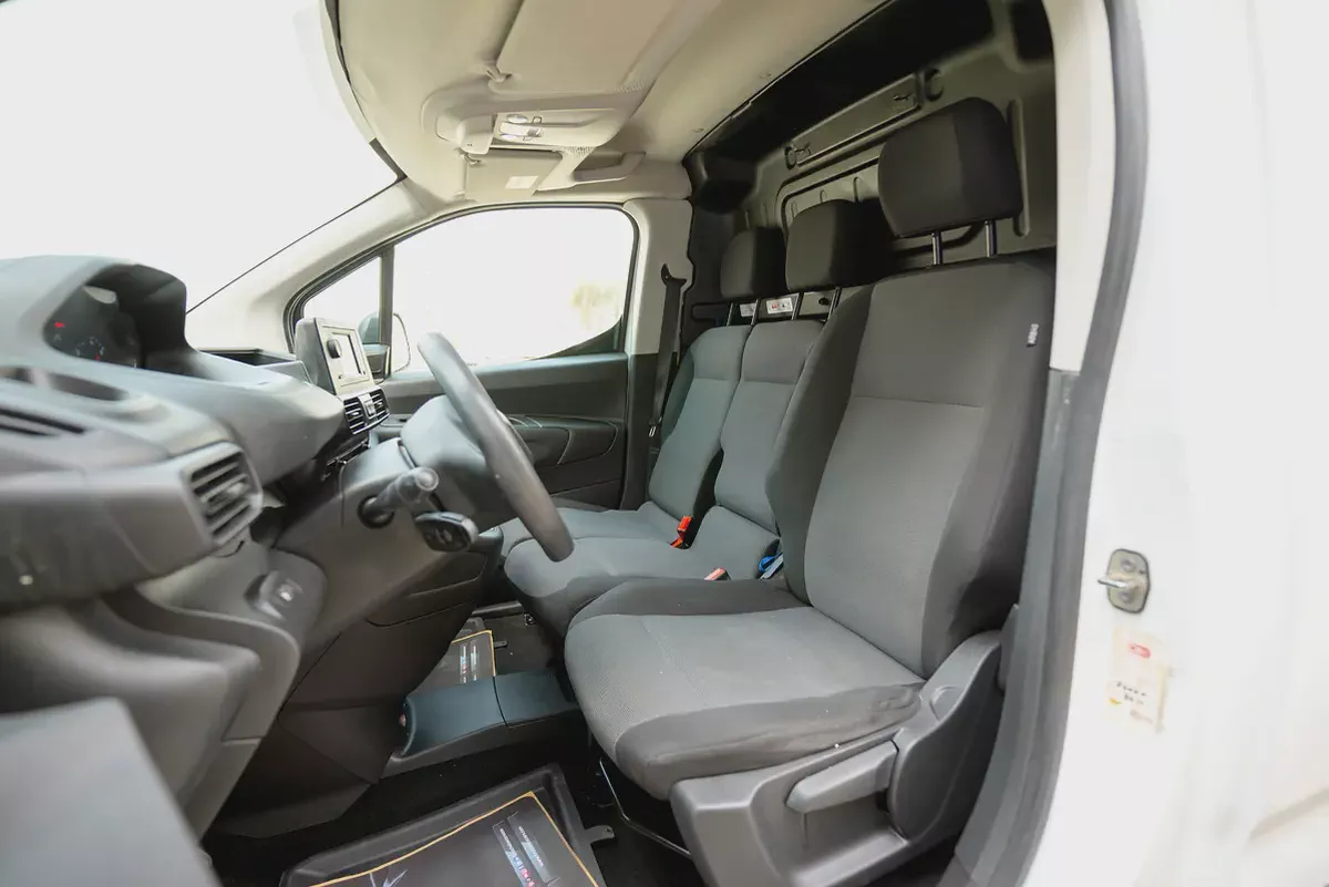 Peugeot Partner | Delivery Van | Petrol | GCC Specs | Ref#P26612-7-7