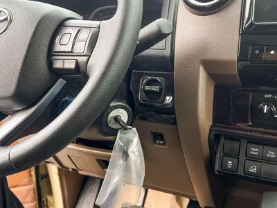 Toyota Land Cruiser Pick Up  EXPORT ONLY - FULL OPTION 4.0L PETROL (OMANI)-17