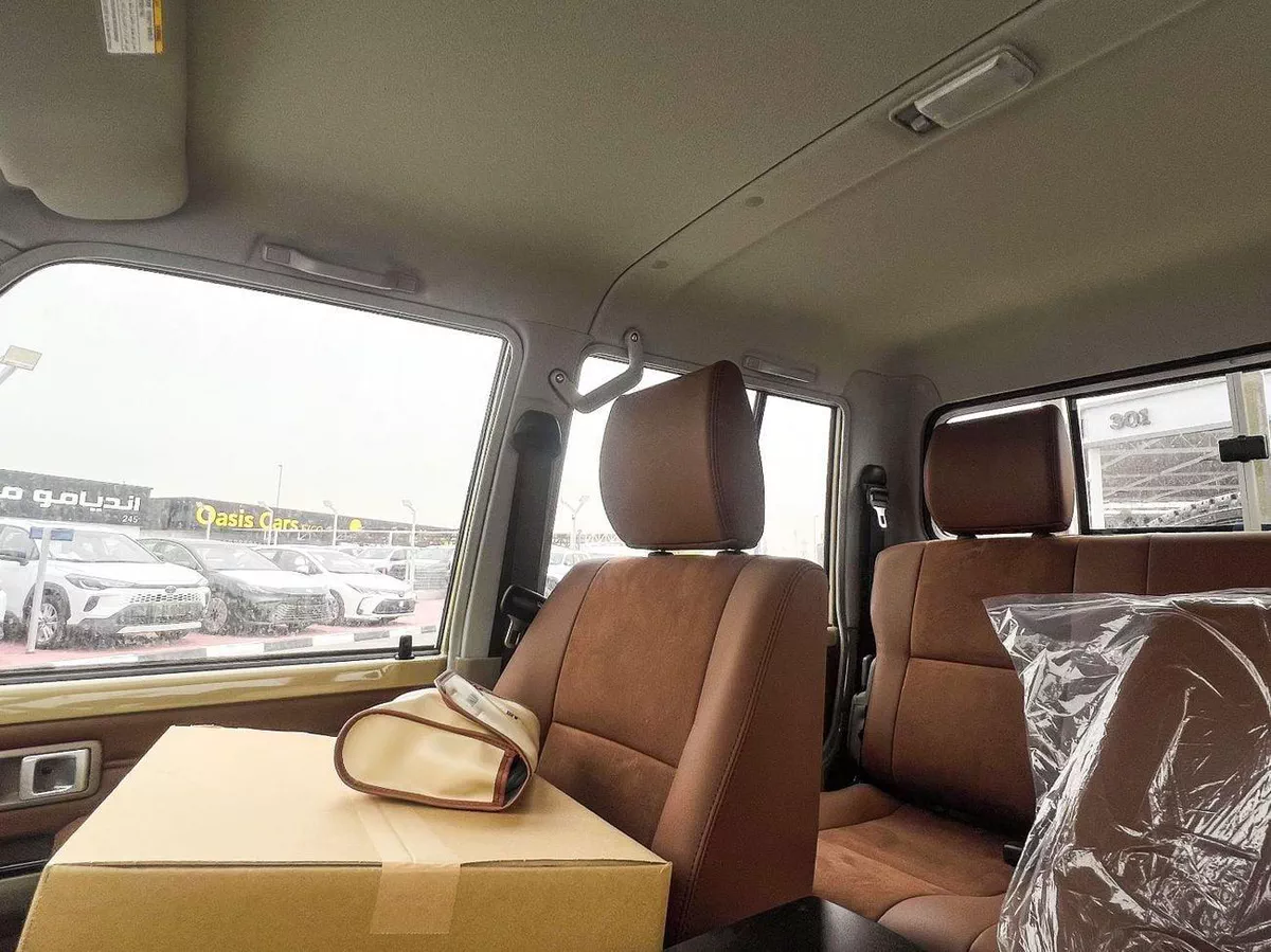 Toyota Land Cruiser Pick Up EXPORT ONLY - FULL OPTION 4.0L PETROL (OMANI)-22-0