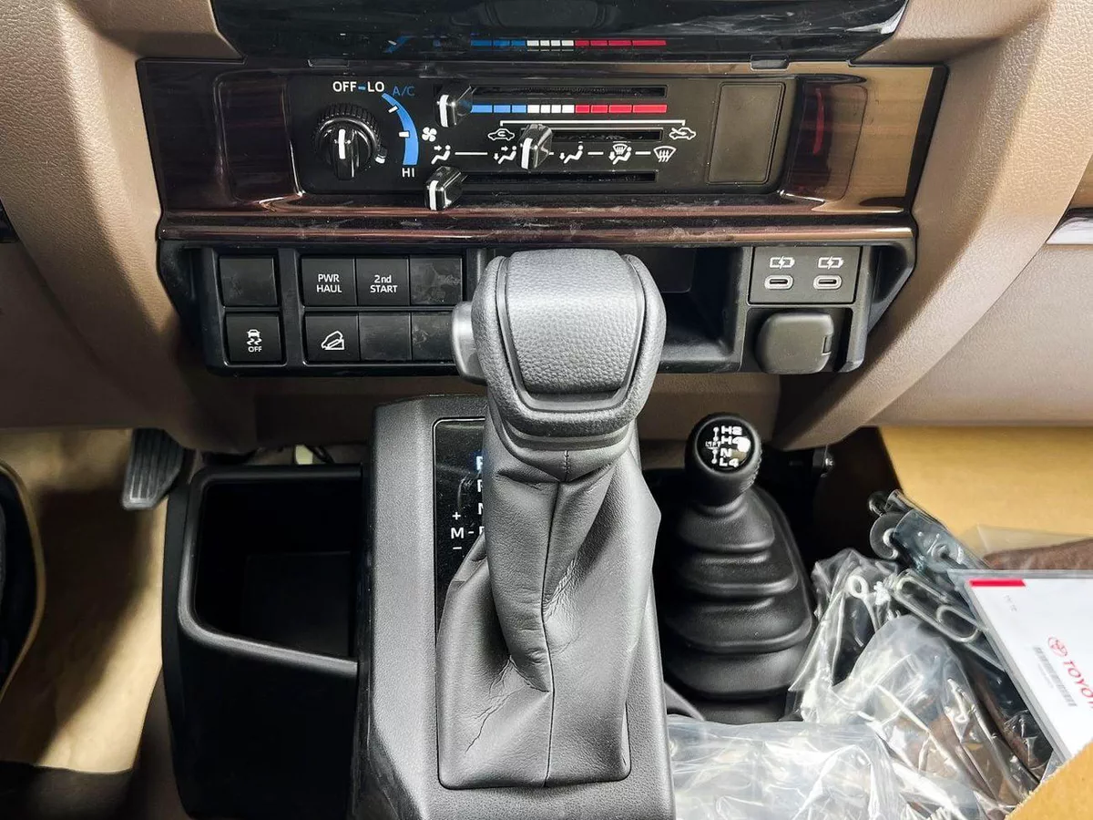 Toyota Land Cruiser Pick Up EXPORT ONLY - FULL OPTION 4.0L PETROL (OMANI)-23-0