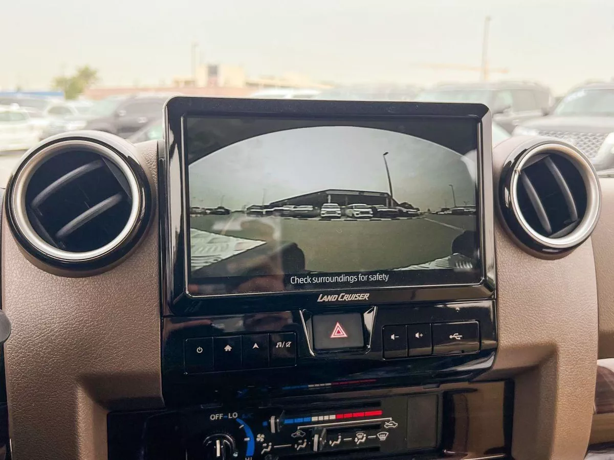 Toyota Land Cruiser Pick Up EXPORT ONLY - FULL OPTION 4.0L PETROL (OMANI)-24-0