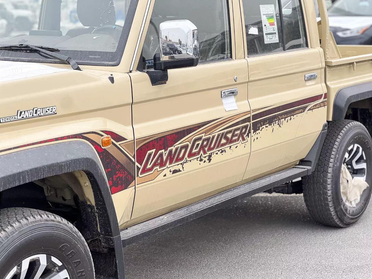 Toyota Land Cruiser Pick Up EXPORT ONLY - FULL OPTION 4.0L PETROL (OMANI)-8-0