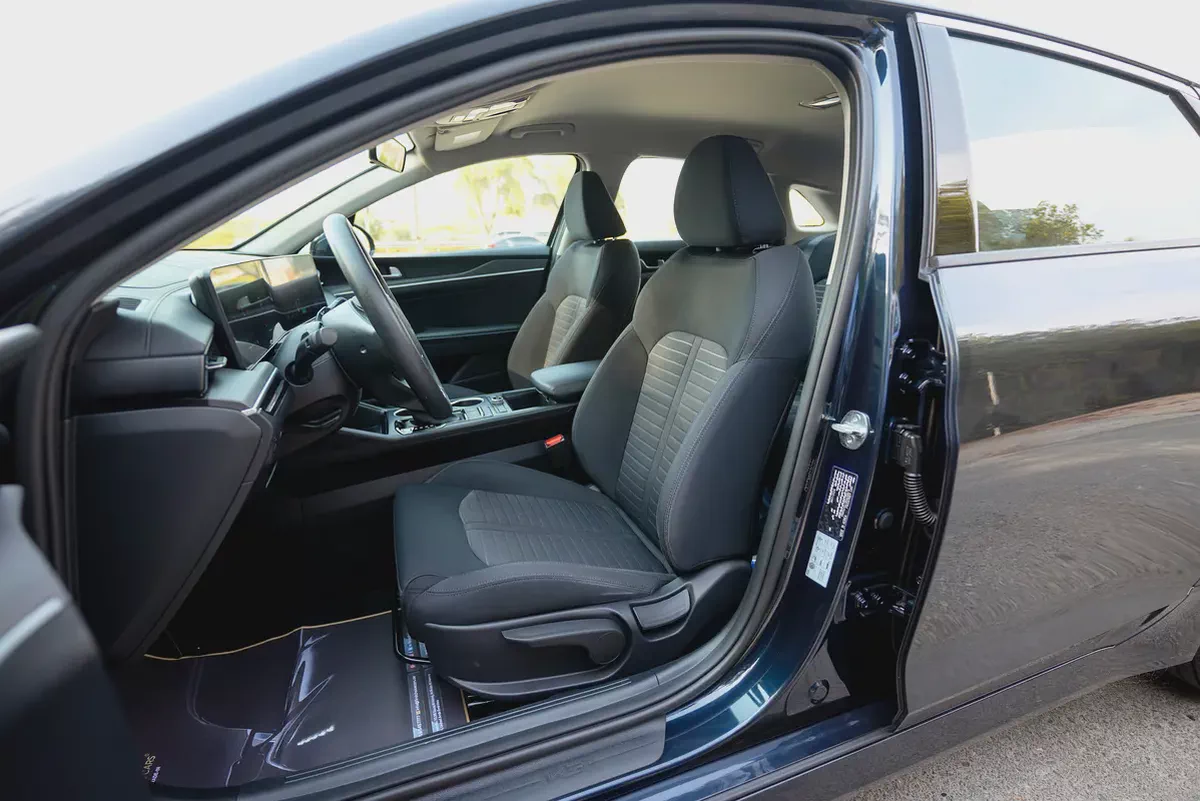 AED 1,073/month | Kia K5 LX | GCC Specs | REF#K91679-9-9