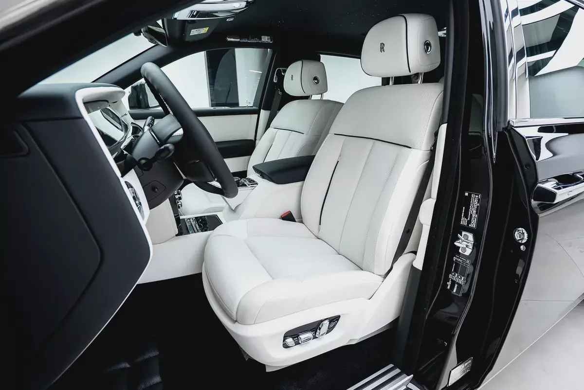 2026 ROLLS ROYCE PHANTOM EWB | GCC | MAIN DEALER WARRANTY SERVICE | VIP REAR SEATS-11-11