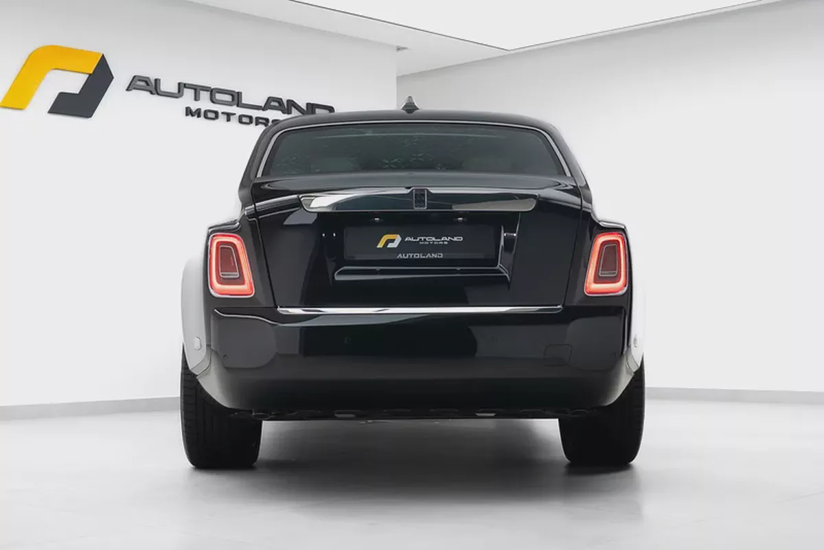 2026 ROLLS ROYCE PHANTOM EWB | GCC | MAIN DEALER WARRANTY SERVICE | VIP REAR SEATS-3-3