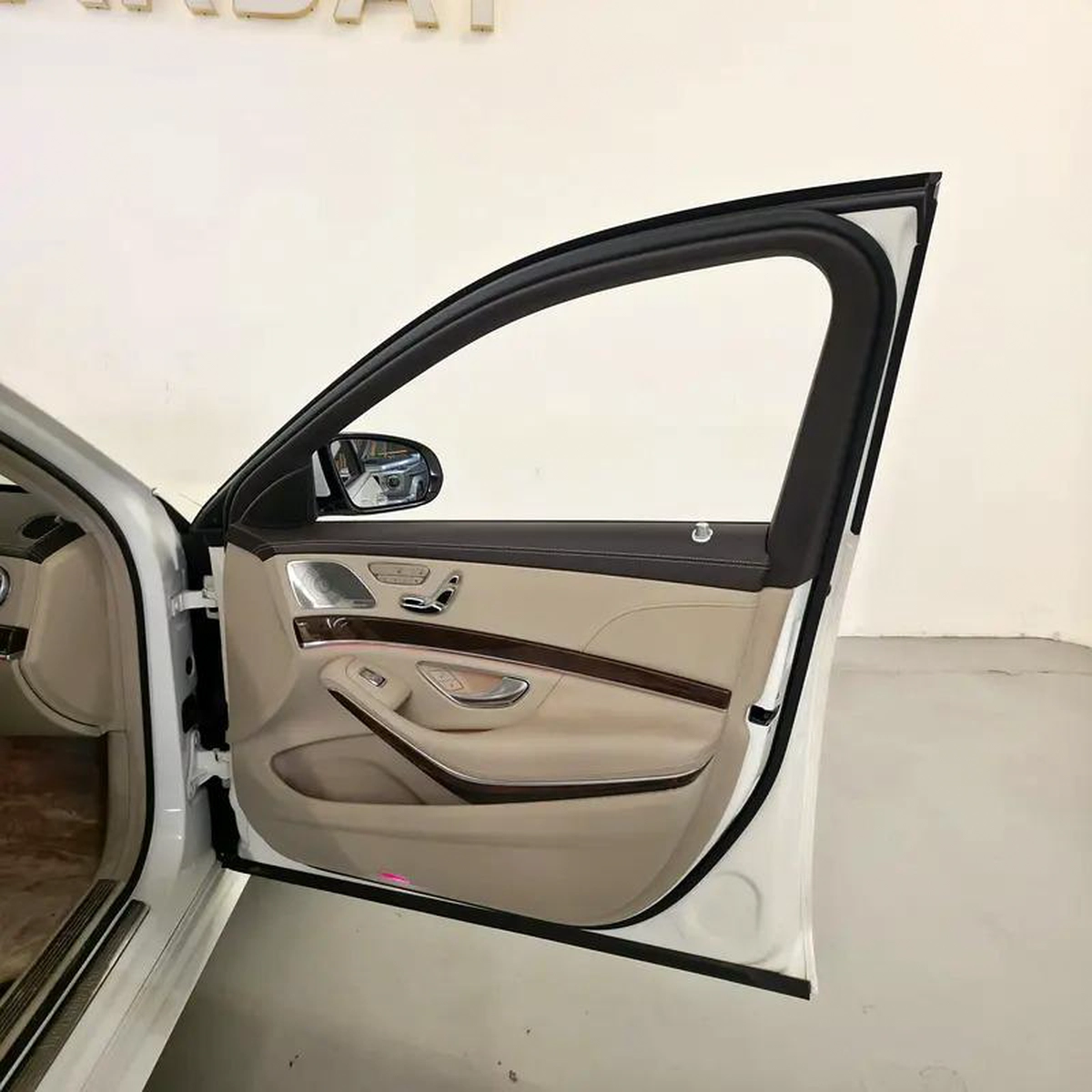 AED 1632 PM | MERCEDES S500 AMG 2015 | 5 BUTTON | WELL MAINTAINED | 1 YEAR WARRANTY | | GCC-18-18