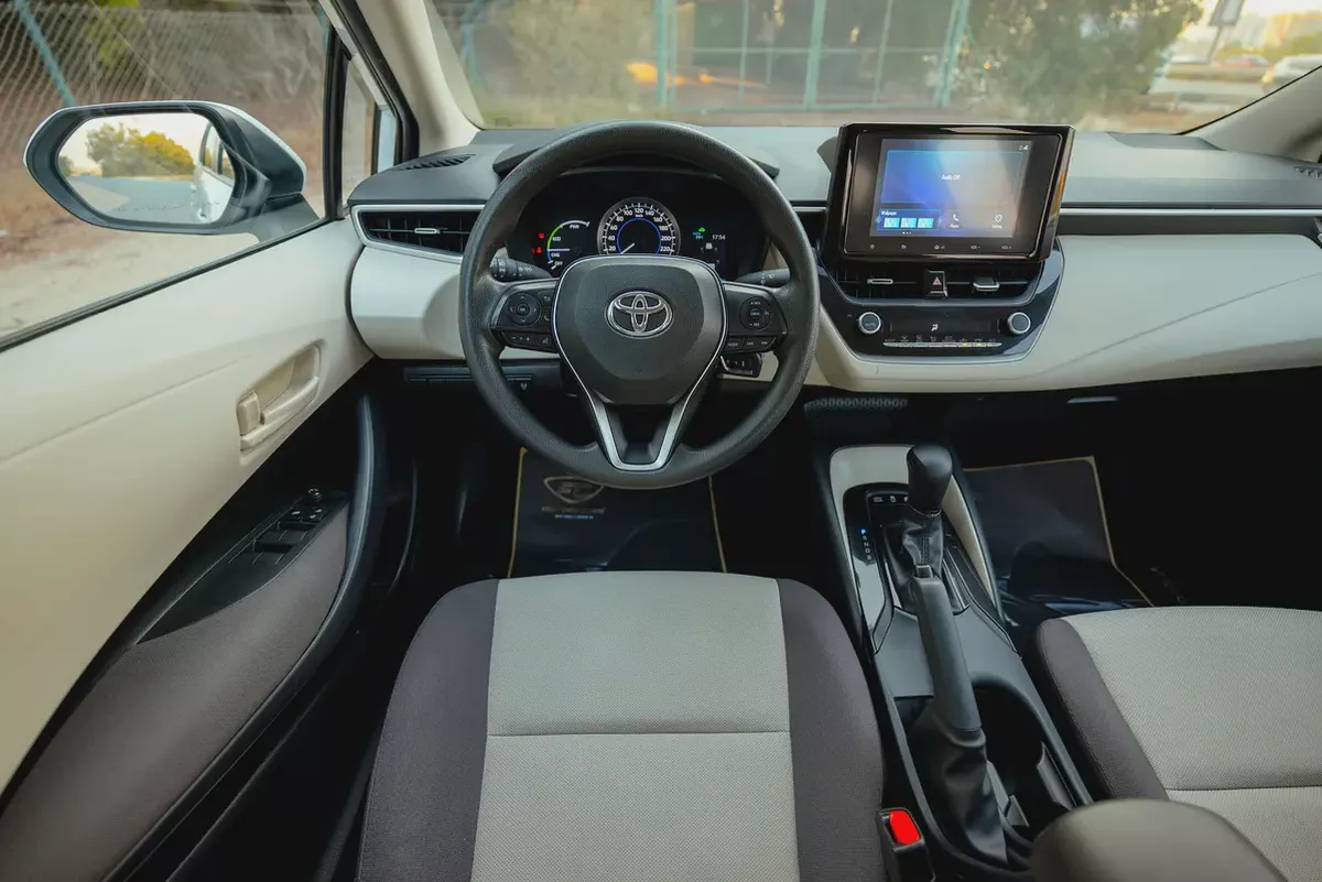 AED 978/month |  Corolla XLi Hybrid | GCC Specs | REF#T07658-7-7