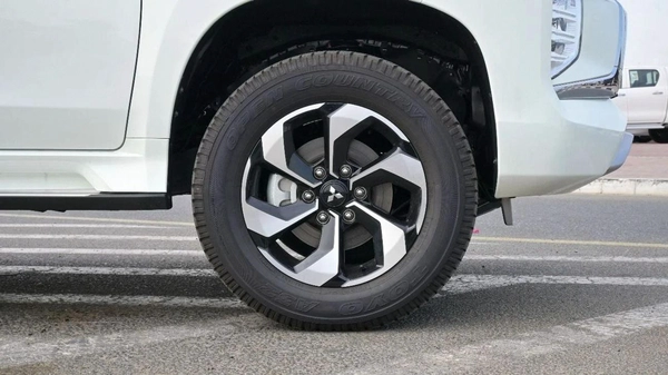 Mitsubishi Montero Sport 3.0L DIESEL FULL OPTION