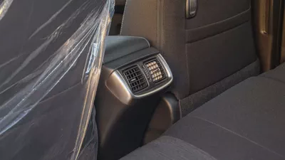 Toyota Hilux 2.7L Pickup SR5 GCC Specs 2026 for Export-11