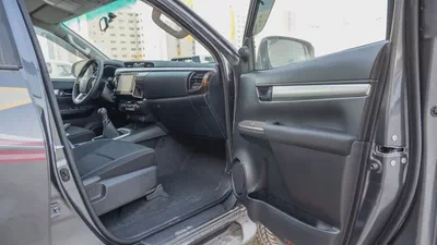 Toyota Hilux 2.7L Pickup SR5 GCC Specs 2026 for Export-17