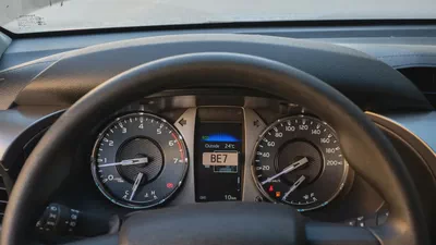 Toyota Hilux 2.7L Pickup SR5 GCC Specs 2026 for Export-8