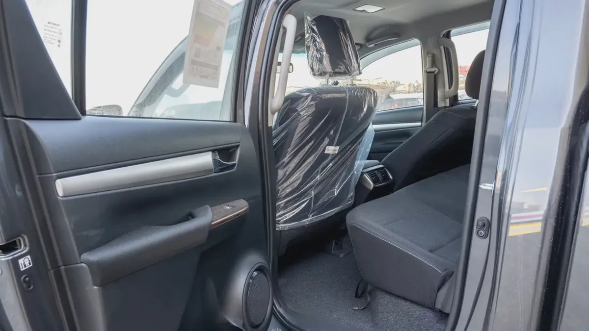 Toyota Hilux 2.7L Pickup SR5 GCC Specs 2026 for Export-15-15