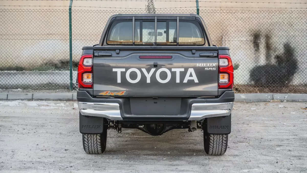 Toyota Hilux 2.7L Pickup SR5 GCC Specs 2026 for Export-3-3