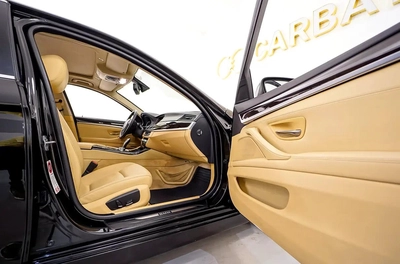 AED 859 PM | BMW 520i EXCLUSIVE 2015 | SINGLE OWNER | PRISTINE CONDITION | 1 YEAR WARRANTY | GCC-9