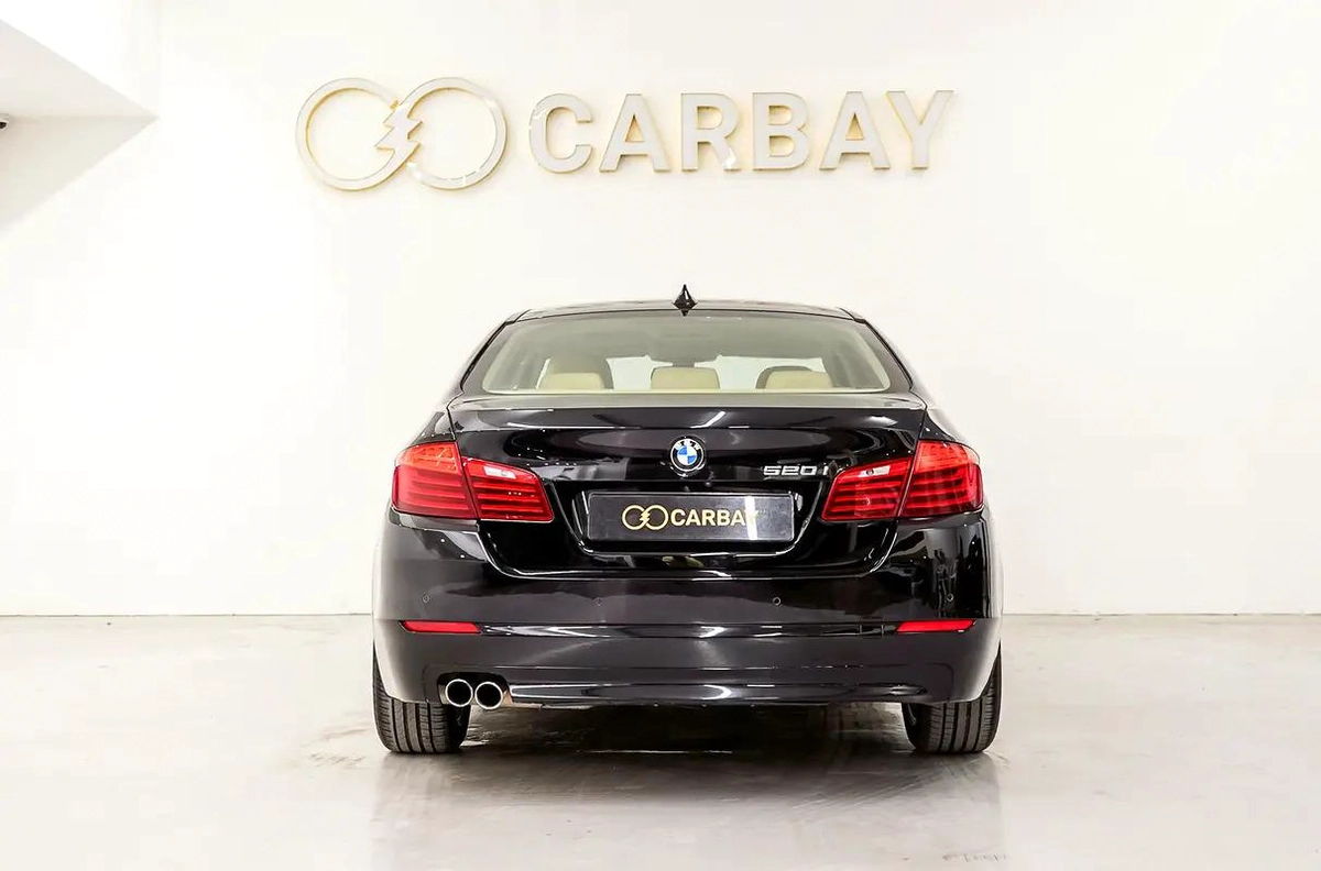 AED 859 PM | BMW 520i EXCLUSIVE 2015 | SINGLE OWNER | PRISTINE CONDITION | 1 YEAR WARRANTY | GCC-8-8