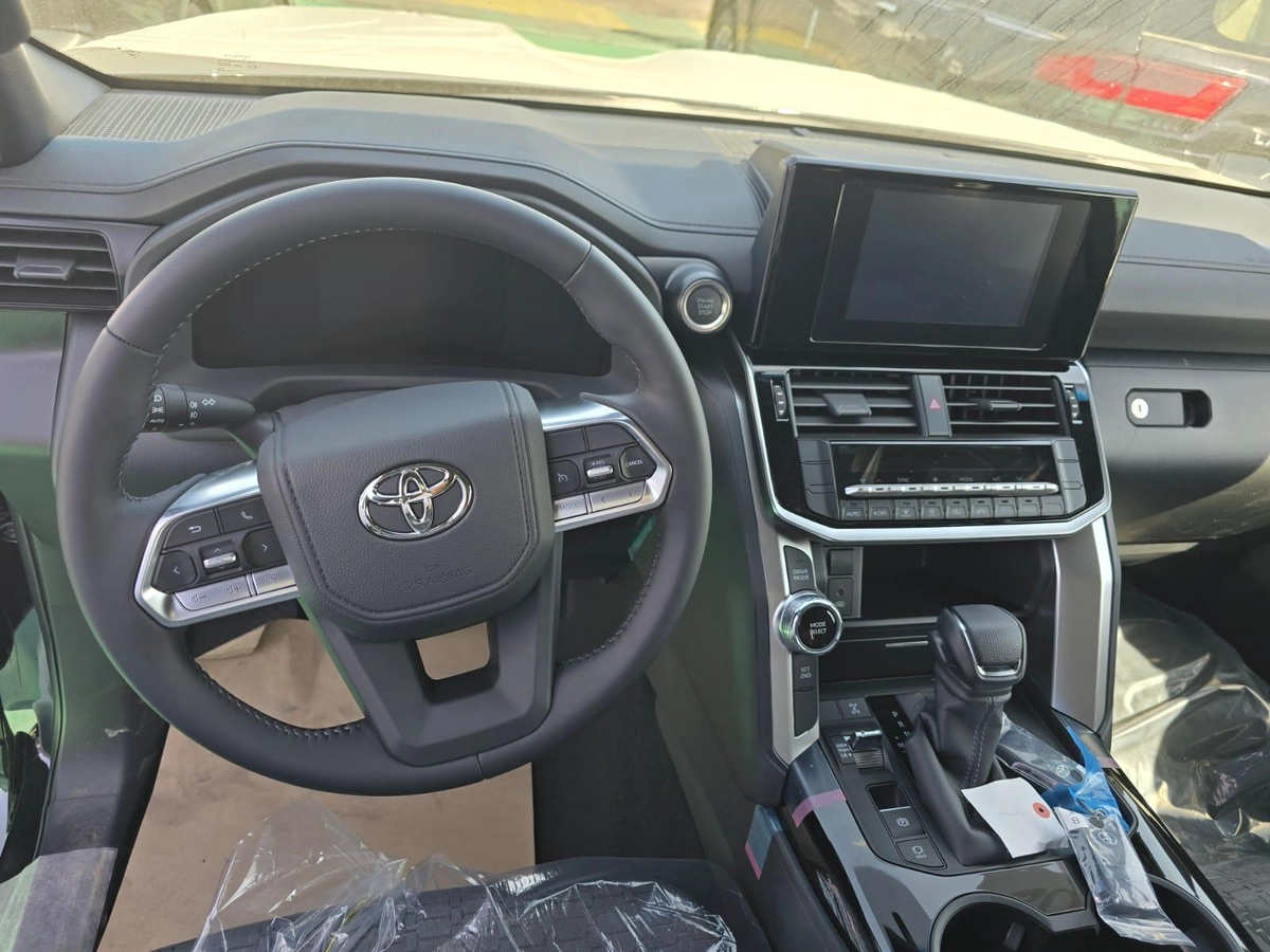TOYOTA LC300 GXR 3.5L P 2026 – BASIC WITH SUNROOF-2-2