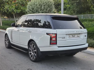 Pristine 2014 Land Rover Range Rover Vogue | GCC Specs | Low Mileage-3