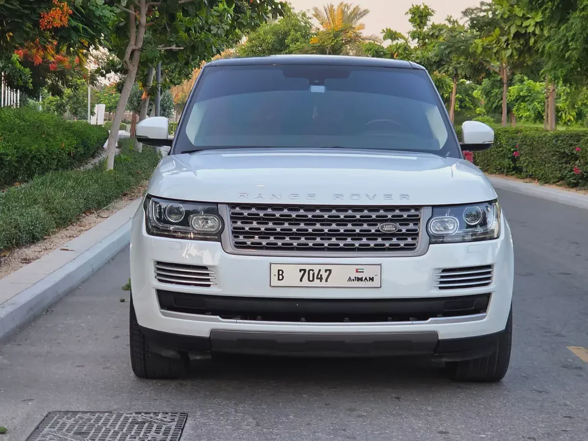 Pristine 2014 Land Rover Range Rover Vogue | GCC Specs | Low Mileage-1-1