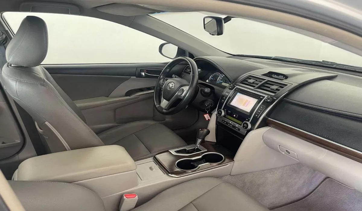 Toyota Camry SE 2.5L-4CYL  EXCELLENT CONDITION LOW KILOMETER DRIVEN-10-0