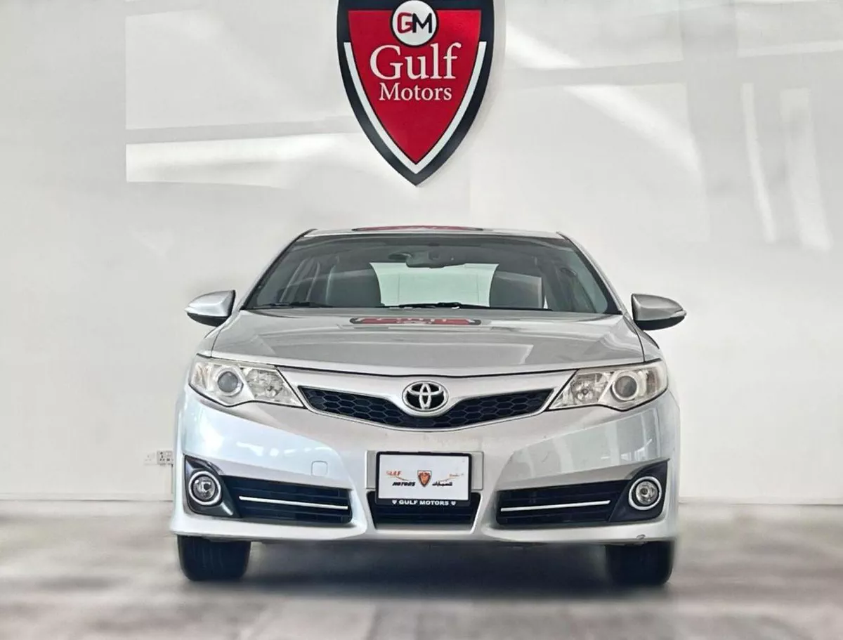 Toyota Camry SE 2.5L-4CYL  EXCELLENT CONDITION LOW KILOMETER DRIVEN-1-0