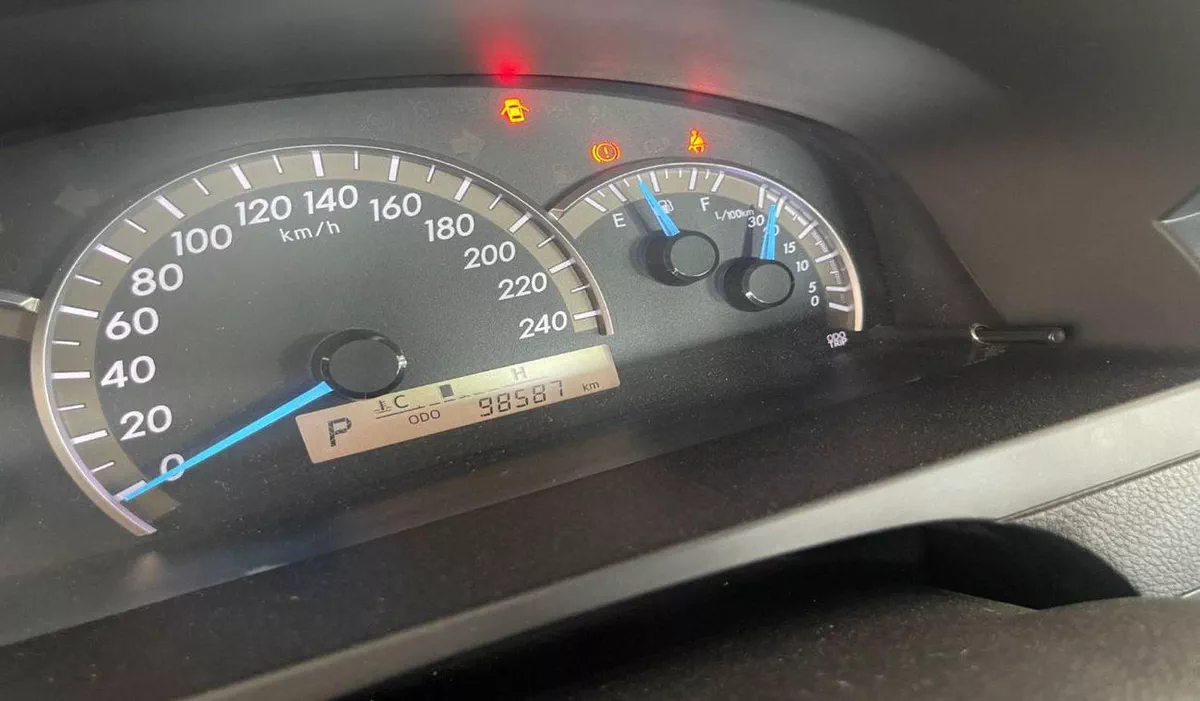 Toyota Camry SE 2.5L-4CYL  EXCELLENT CONDITION LOW KILOMETER DRIVEN-7-0