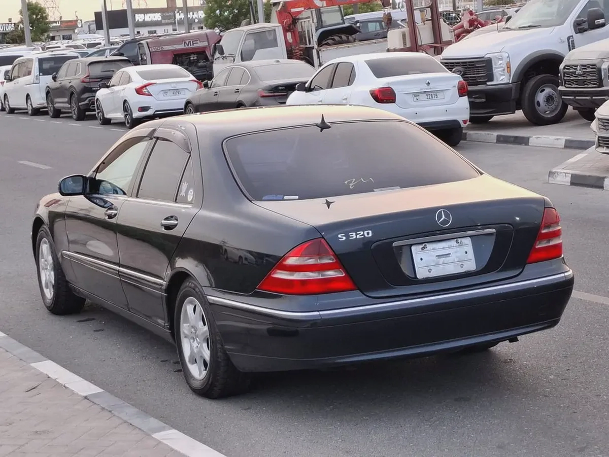 Mercedes Benz S320-4-4