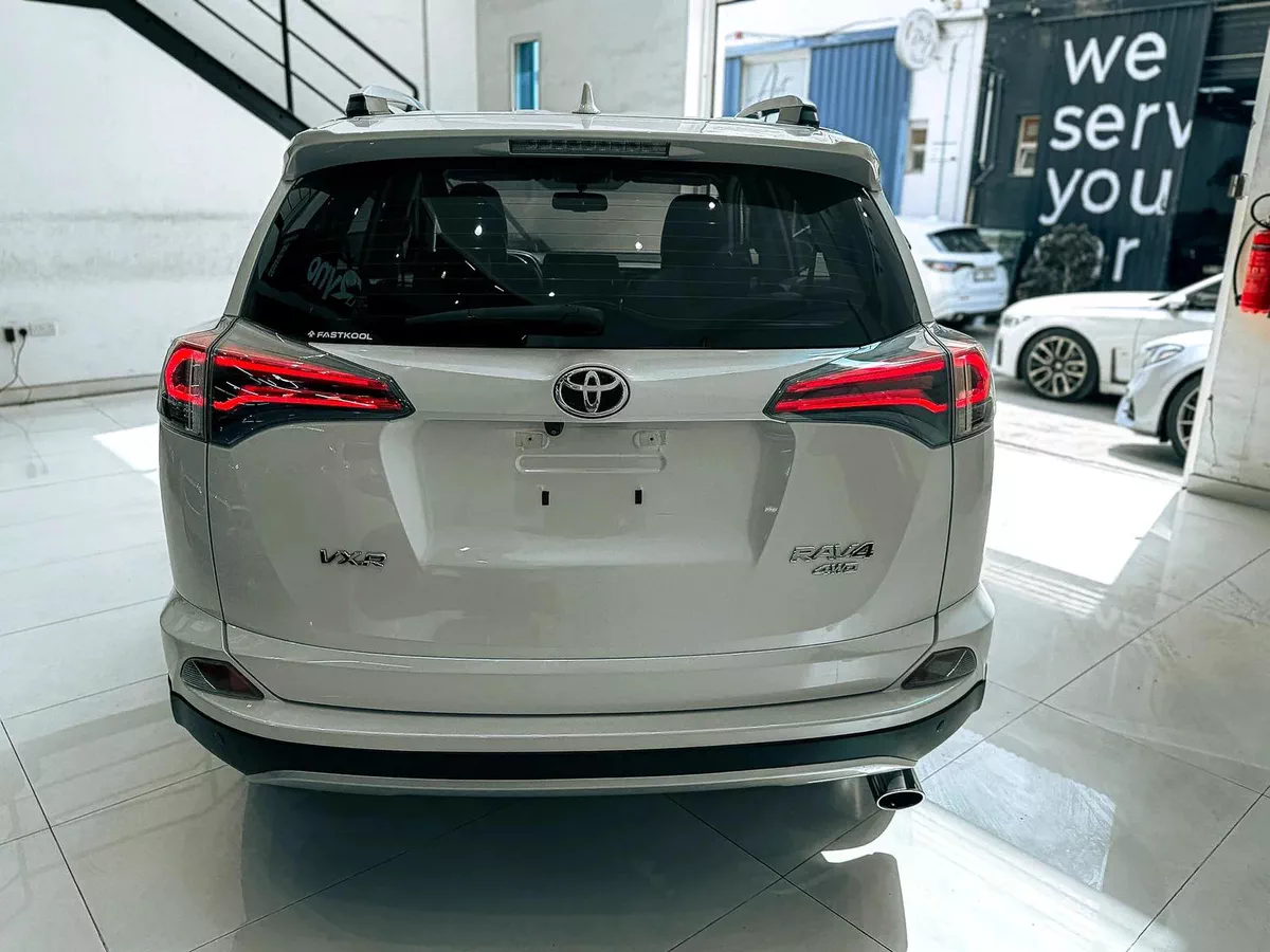 2016 Toyota Rav 4 VXR 2.5L V4 // EMI Starts from 3,300 AED-1-1