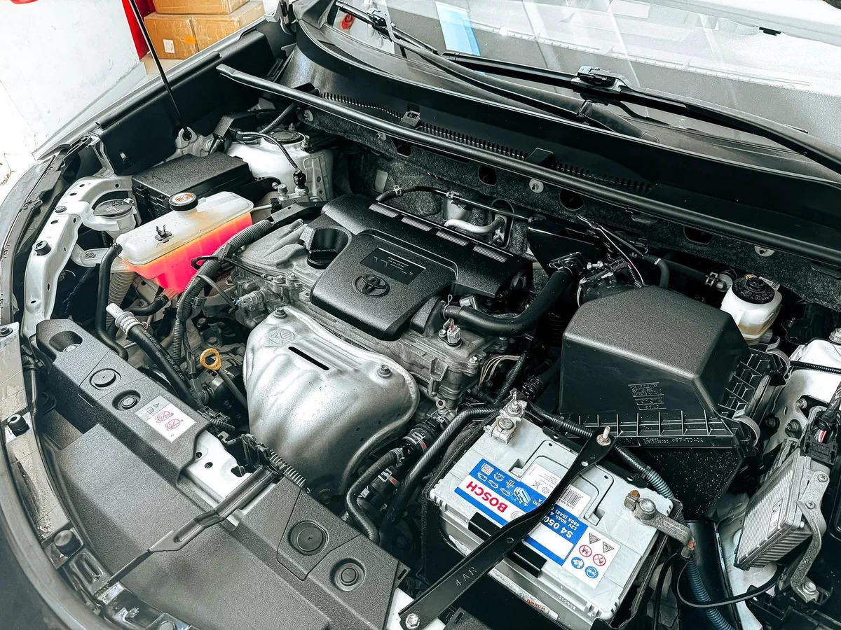 2016 Toyota Rav 4 VXR 2.5L V4 // EMI Starts from 3,300 AED-5-5