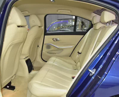 ORIGINAL PAINT ( ثبغ وكاله ) BMW 320i ( 2020 Model ) in Blue Color European Specs-15