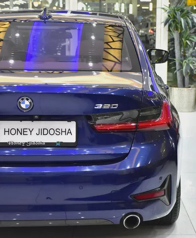 ORIGINAL PAINT ( ثبغ وكاله ) BMW 320i ( 2020 Model ) in Blue Color European Specs-8