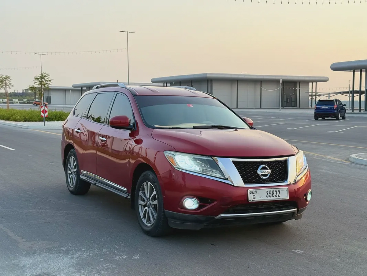 Nissan Pathfinder SL 2014 | Excellent Condition | Sunroof | Leather Seats-2-2