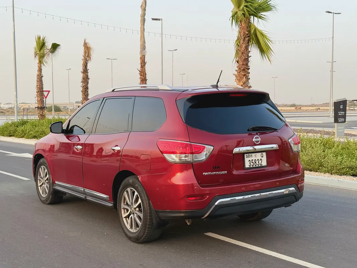 Nissan Pathfinder SL 2014 | Excellent Condition | Sunroof | Leather Seats-5-5