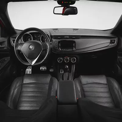 AED 727 P.M • 0% Downpayment •  Alfa Romeo Giulietta Veloce • 1 Year Warranty-6