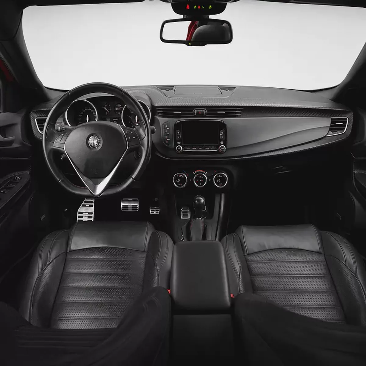 AED 727 P.M • 0% Downpayment •  Alfa Romeo Giulietta Veloce • 1 Year Warranty-6-6