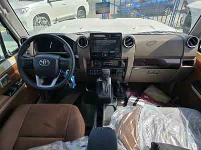 TOYOTA LAND CRUISER 79 SINGLE CAB LX V6-9