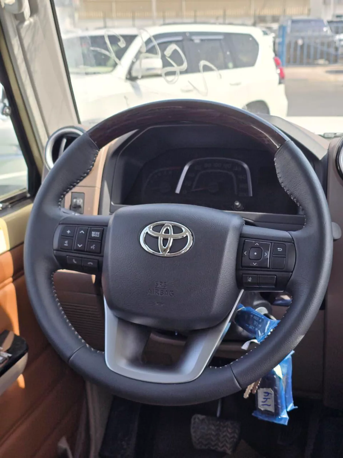 TOYOTA LAND CRUISER 79 SINGLE CAB LX V6-2-2
