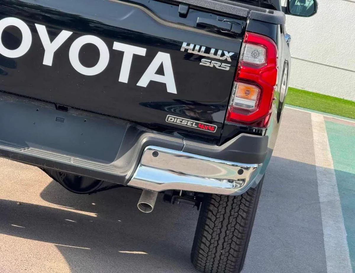 Toyota Hilux SR5 || 2.8L V4 DIESEL || FULL OPTION / BLIND SPOT / OVER FNDER (CODE # HDAH1)-6-0