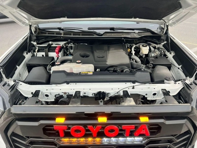 Toyota Tundra 2024 Toyota Tundra Crewmax SR - X Series - 3.4L V6 - AWD 4x4 - Rear Camera - Leather Seat --18
