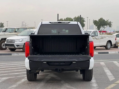 Toyota Tundra 2024 Toyota Tundra Crewmax SR - X Series - 3.4L V6 - AWD 4x4 - Rear Camera - Leather Seat --8