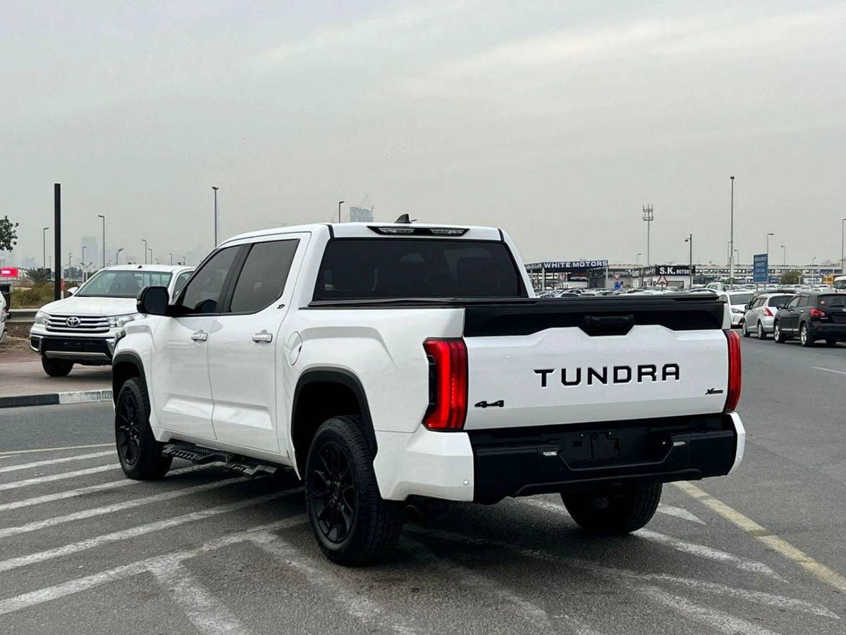 Toyota Tundra 2024 Toyota Tundra Crewmax SR - X Series - 3.4L V6 - AWD 4x4 - Rear Camera - Leather Seat --6-0