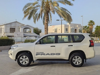 Toyota Prado 2023 V4 2.7L GCC Specs - Immaculate Condition-15