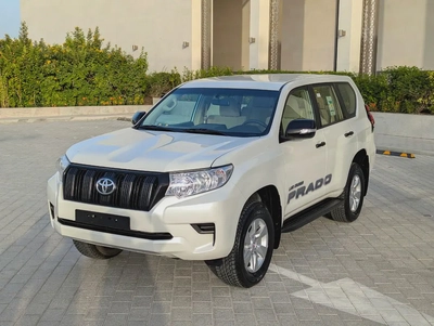 Toyota Prado 2023 V4 2.7L GCC Specs - Immaculate Condition-1