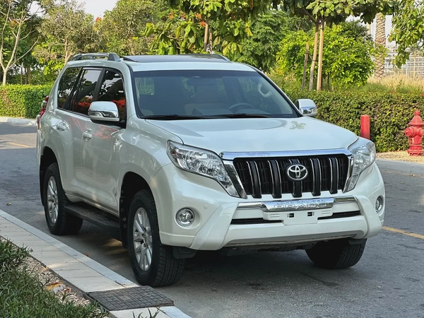 Toyota Prado GXR 2016 | GCC Specs | Low Mileage | Pristine Condition
